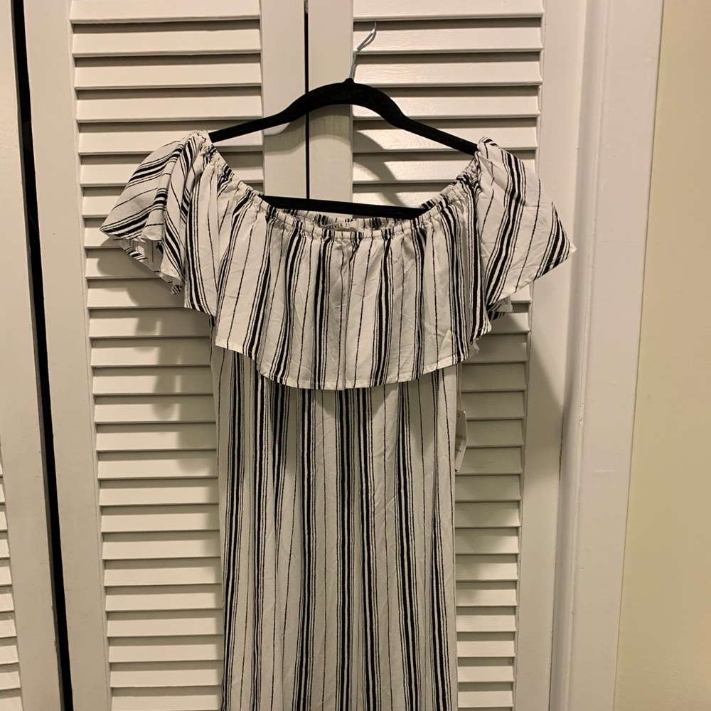 3/$21Sweet versatile dress! NWT